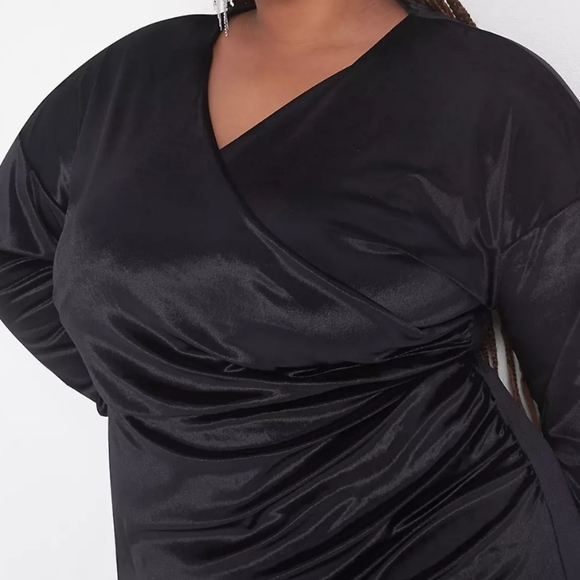 Wrap Dress, Asym Hem, Black Velvet, Size 26/28, By Lane Bryant. - Picture 3 of 5